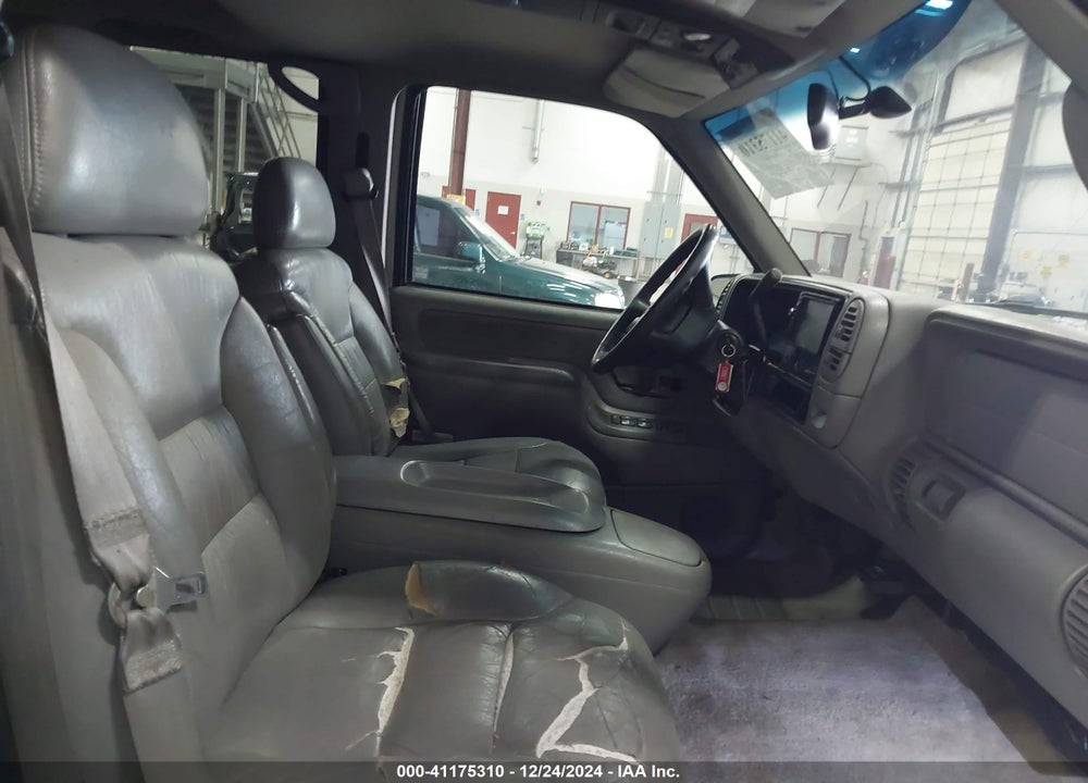 1999 GMC SUBURBAN 1500 SL VIN: 1GKFK16R4XJ720961