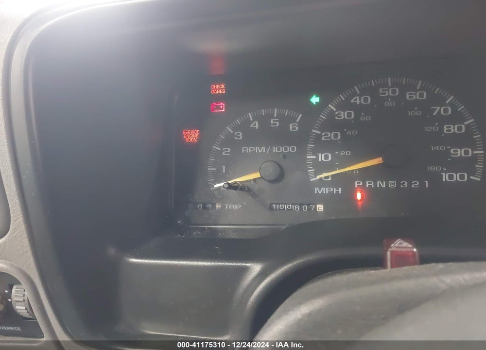 1999 GMC SUBURBAN 1500 SL VIN: 1GKFK16R4XJ720961