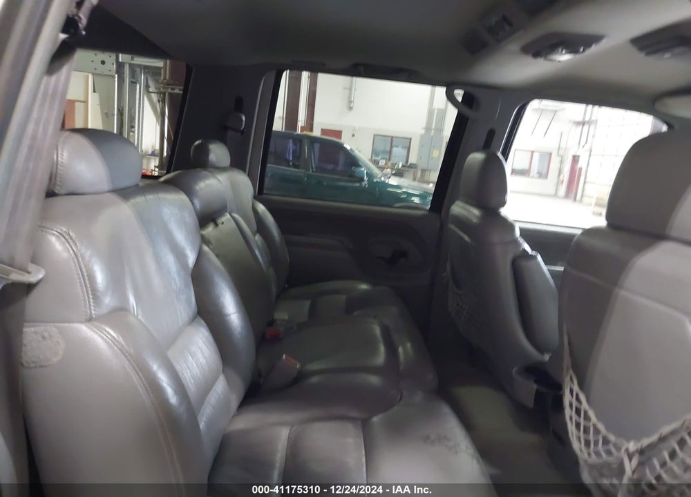 1999 GMC SUBURBAN 1500 SL VIN: 1GKFK16R4XJ720961