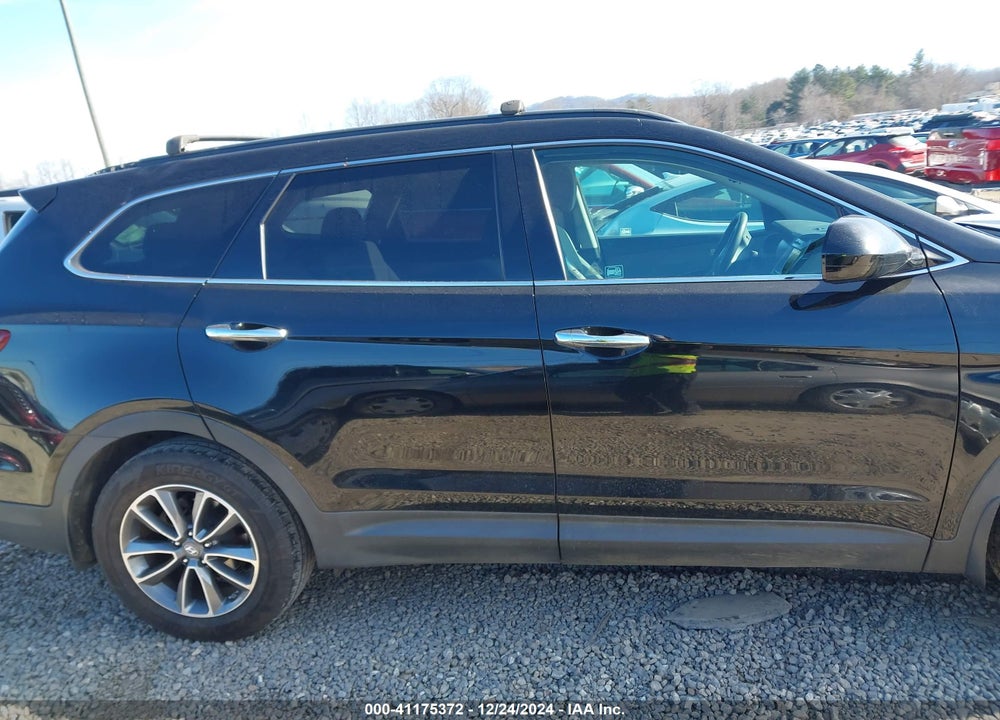 2017 HYUNDAI SANTA FE SE VIN: KM8SMDHF3HU176506
