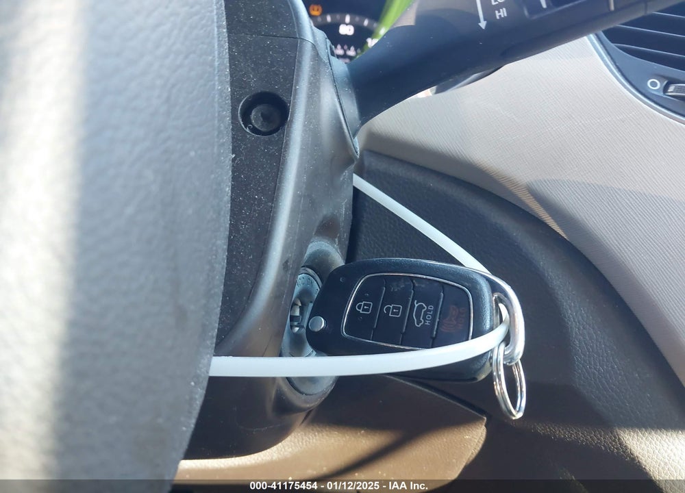 2017 HYUNDAI SANTA FE SPORT 2.4L VIN: 5XYZT3LB3HG473622