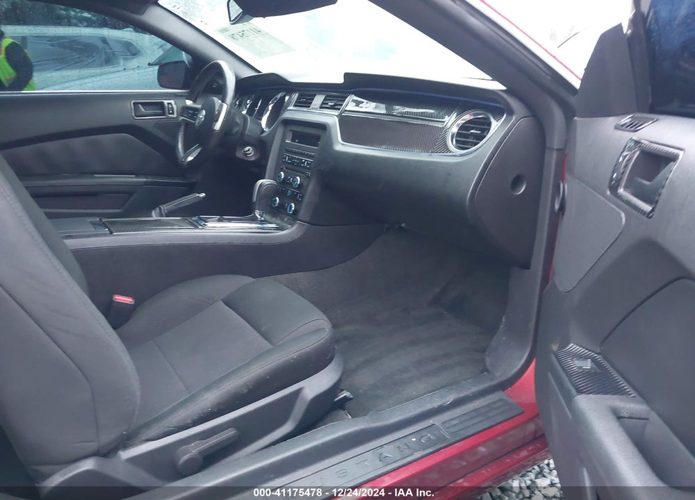 2014 FORD MUSTANG V6 VIN: 1ZVBP8AM7E5269821
