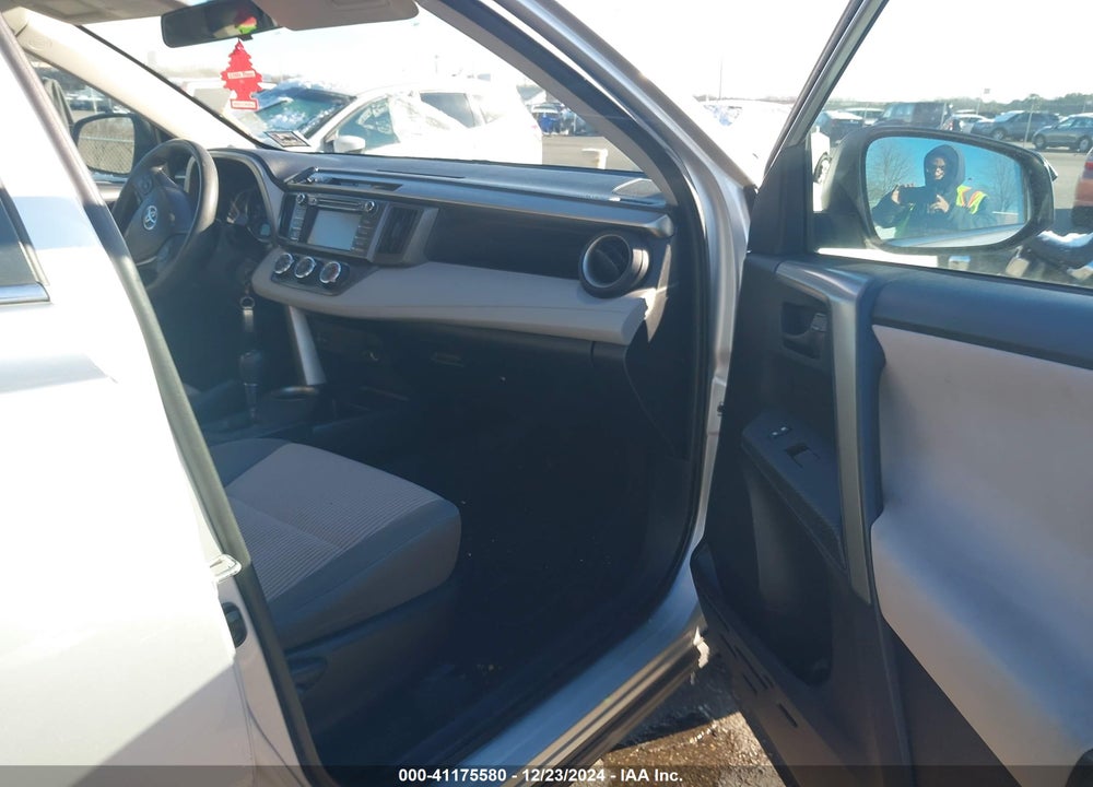 2015 TOYOTA RAV4 LE VIN: 2T3BFREV4FW264634