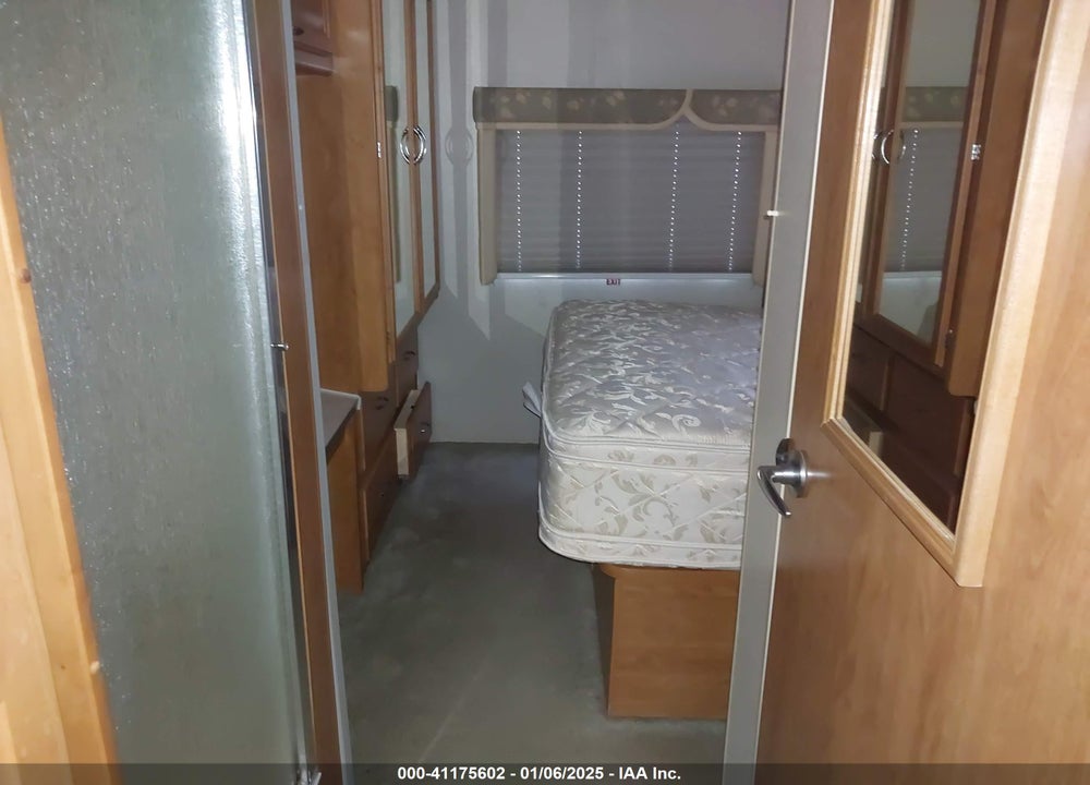 2006 FORD E-450 JAMBOREE MOTOR HOME VIN: 1FDXE45S56DA39987