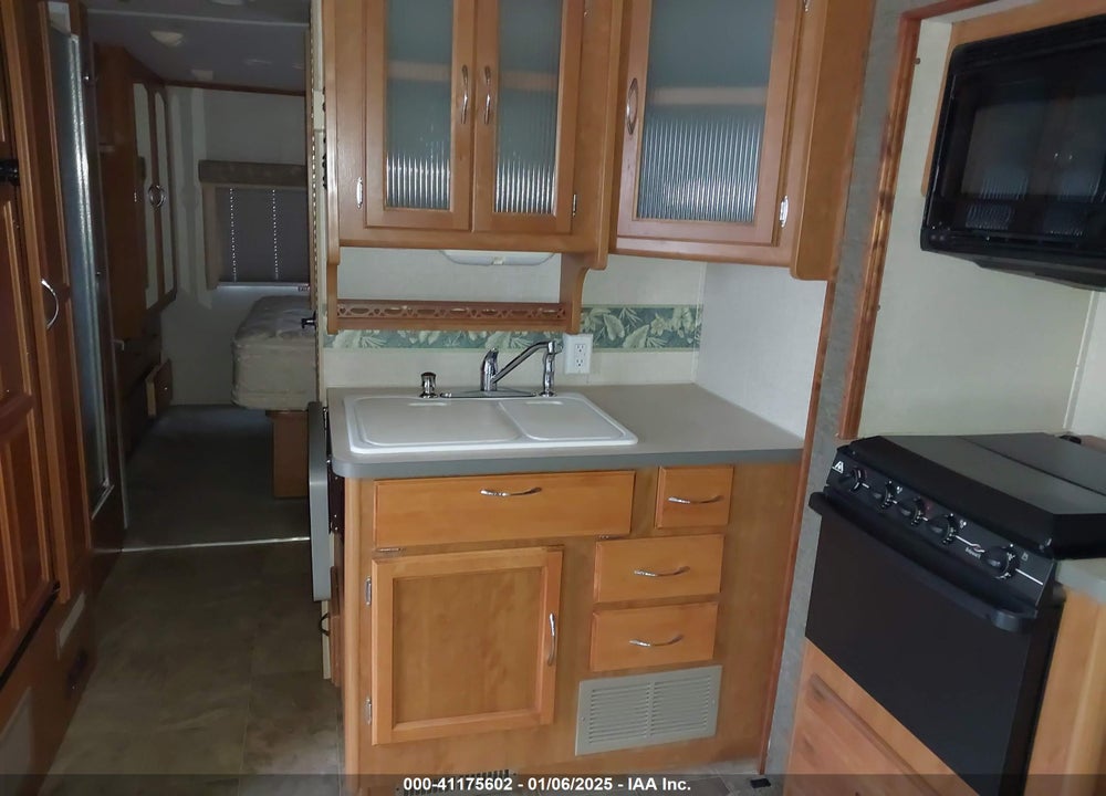2006 FORD E-450 JAMBOREE MOTOR HOME VIN: 1FDXE45S56DA39987