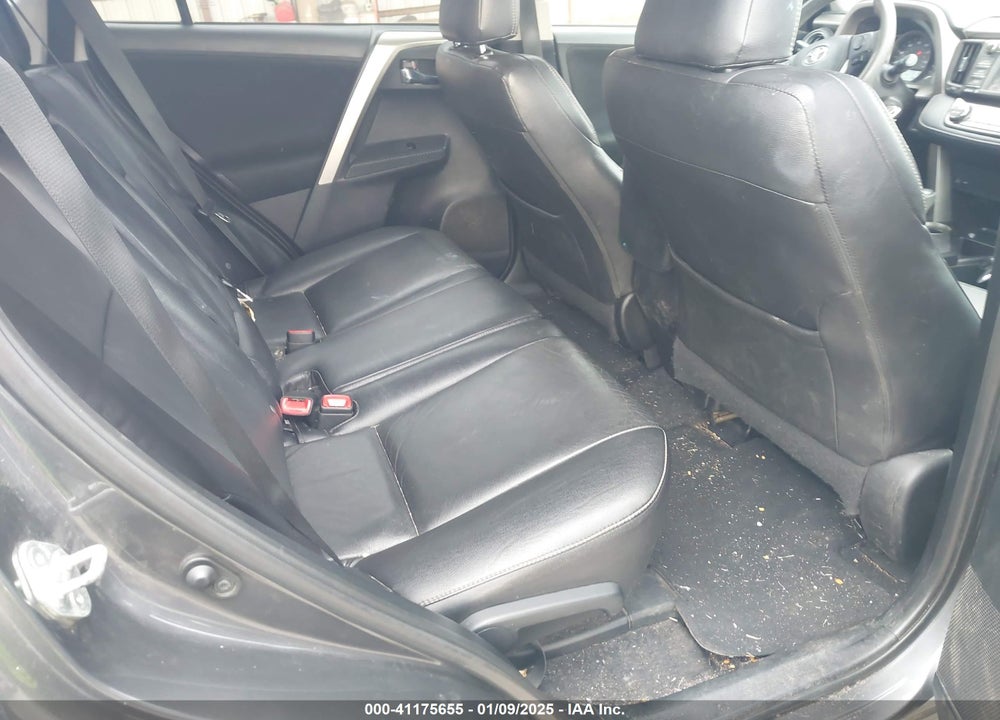2015 TOYOTA RAV4 XLE VIN: 2T3WFREV5FW164804