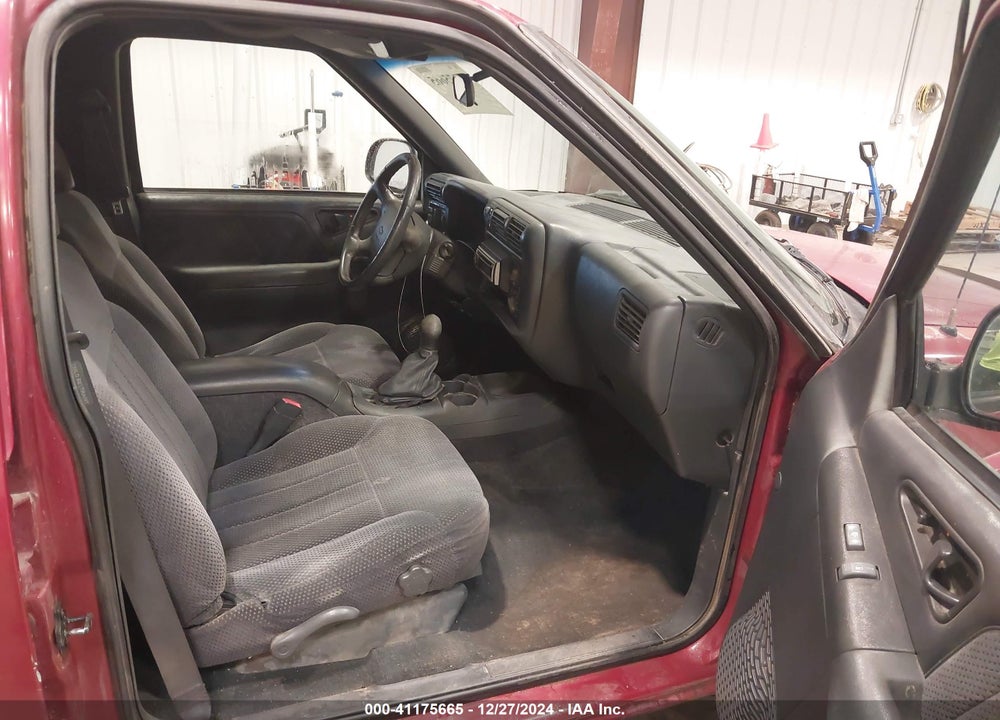 1997 CHEVROLET BLAZER LS VIN: 1GNDT13W1VK202136