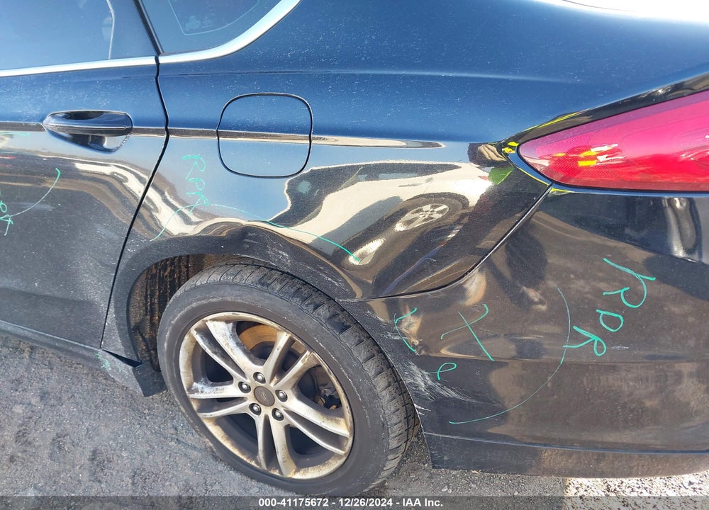 2018 FORD FUSION VIN: 3FA6P0H72JR125581