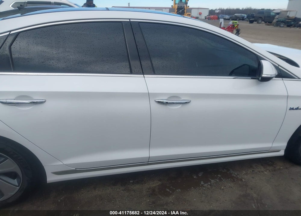 2016 HYUNDAI SONATA HYBRID VIN: KMHE34L12GA027550