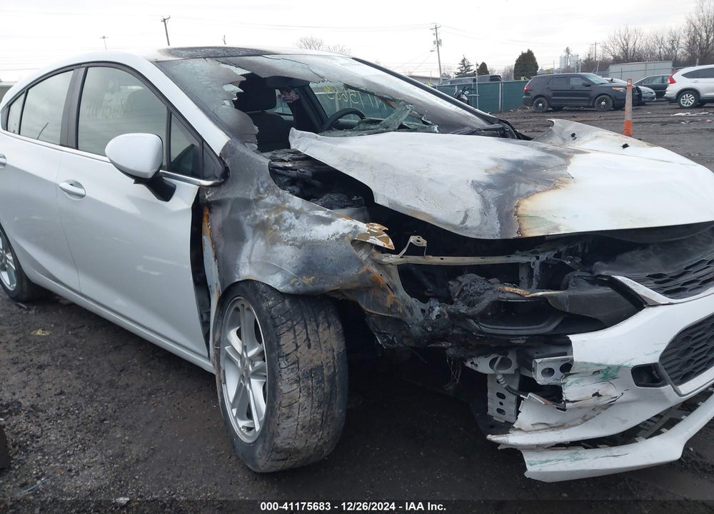 2018 CHEVROLET CRUZE LT AUTO VIN: 3G1BE6SM3JS631549