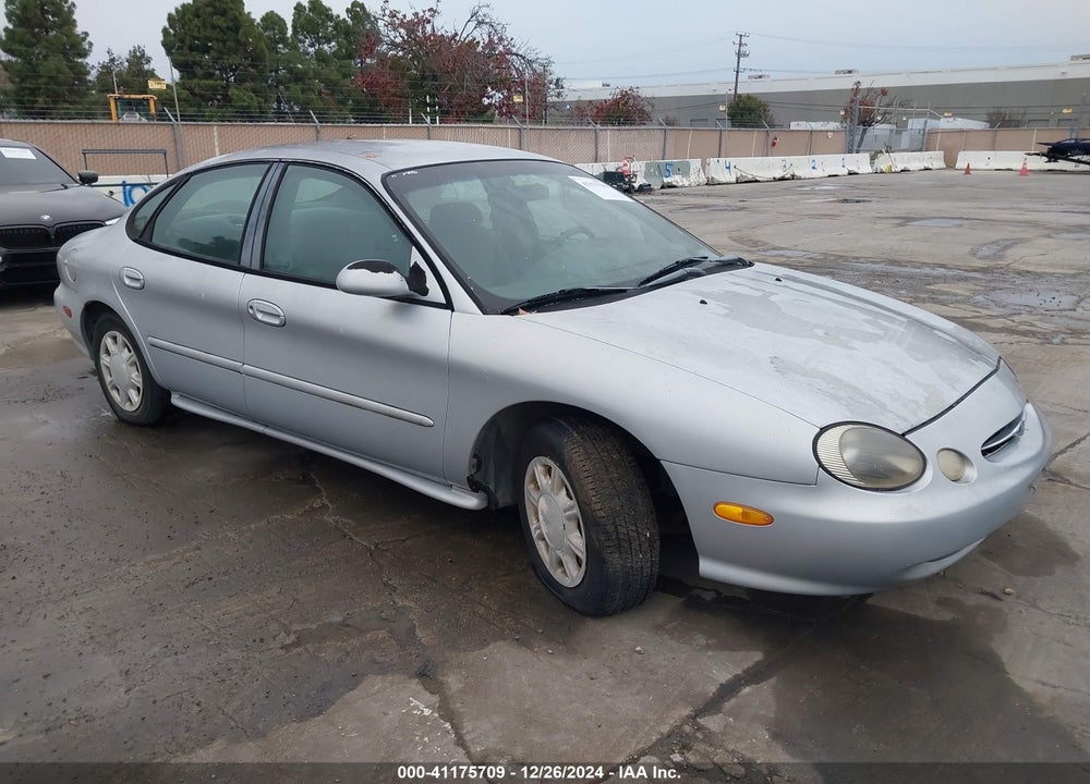 1998 FORD TAURUS LX/SE VIN: 1FAFP52U1WG106613