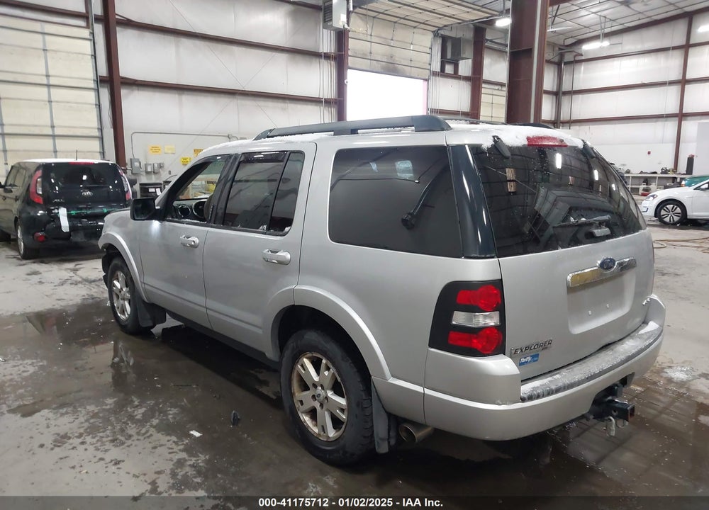 2009 FORD EXPLORER XLT VIN: 1FMEU73899UA20673