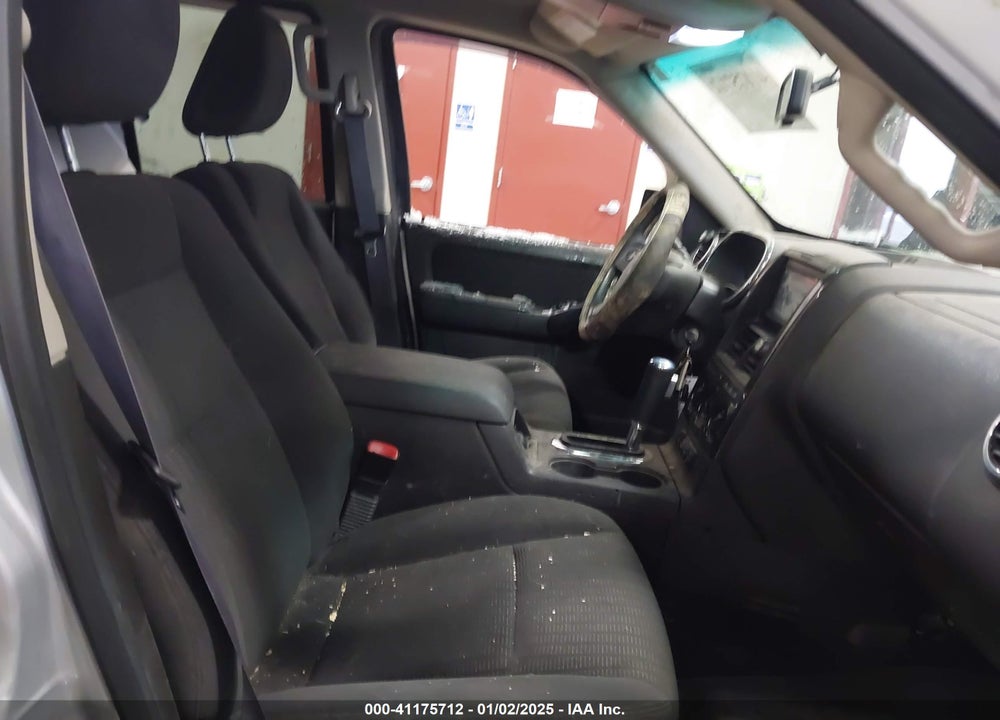 2009 FORD EXPLORER XLT VIN: 1FMEU73899UA20673