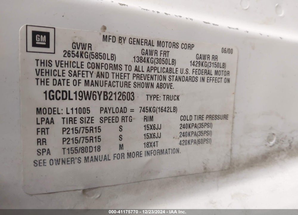 2000 CHEVROLET ASTRO VIN: 1GCDL19W6YB212603