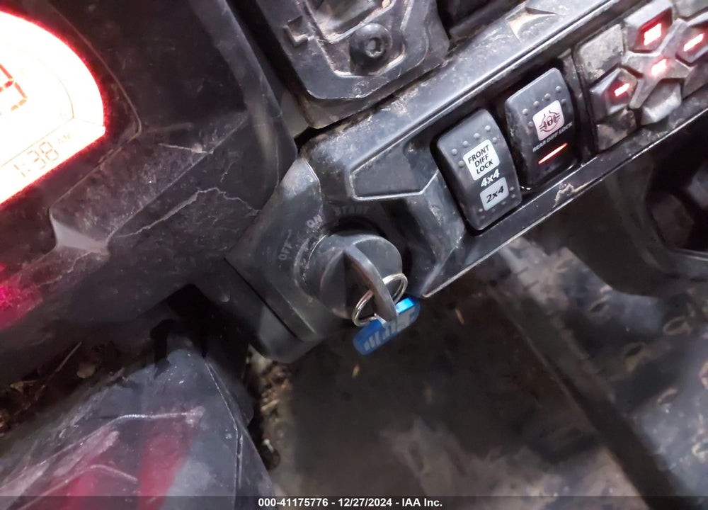 2024 CAN-AM DEFENDER LIMITED CAB HD10 VIN: 3JBUVAX40RK002115