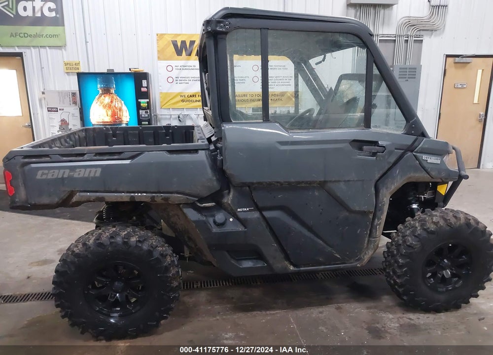 2024 CAN-AM DEFENDER LIMITED CAB HD10 VIN: 3JBUVAX40RK002115