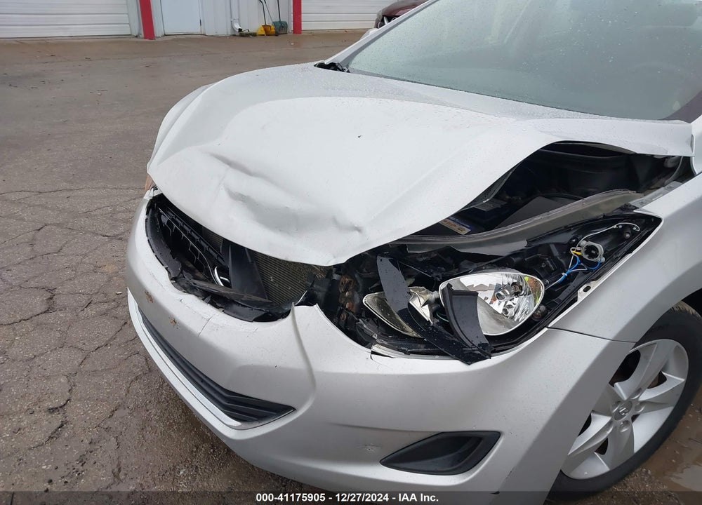 2011 HYUNDAI ELANTRA VIN: KMHDH4AE9BU122293