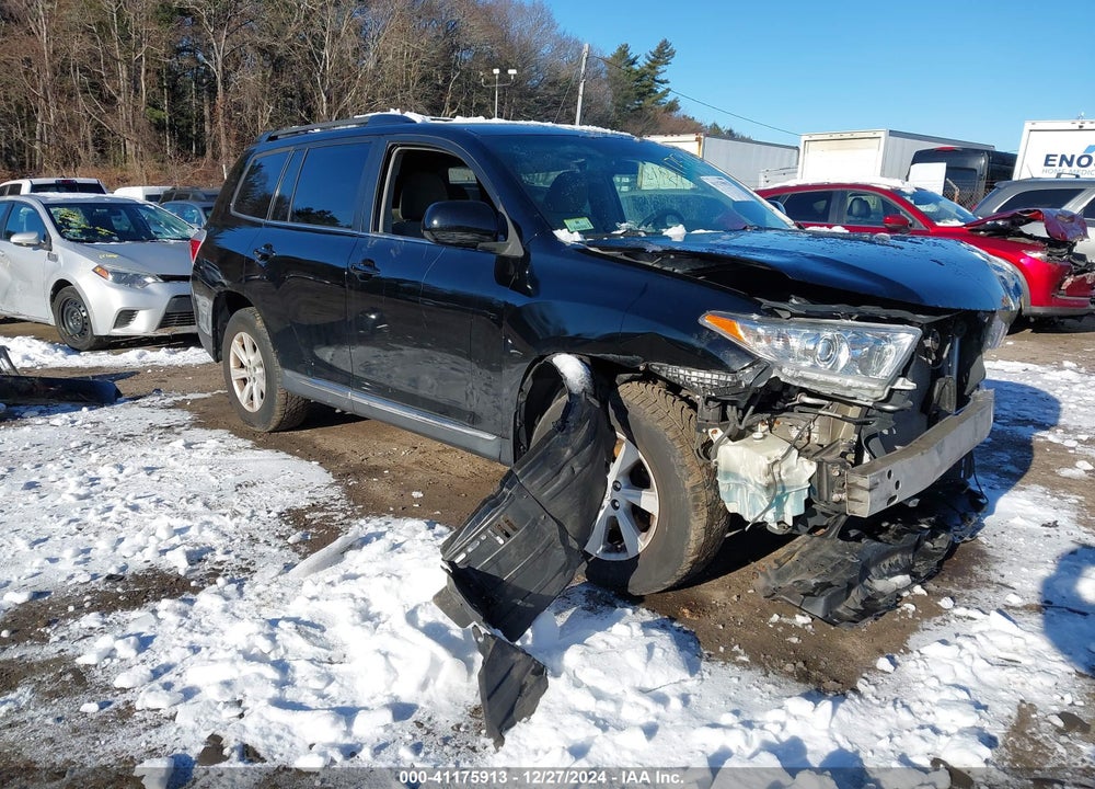 2013 TOYOTA HIGHLANDER BASE PLUS V6 VIN: 5TDBK3EH8DS190166
