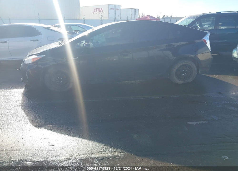 2015 TOYOTA PRIUS TWO VIN: JTDKN3DU1F1973707