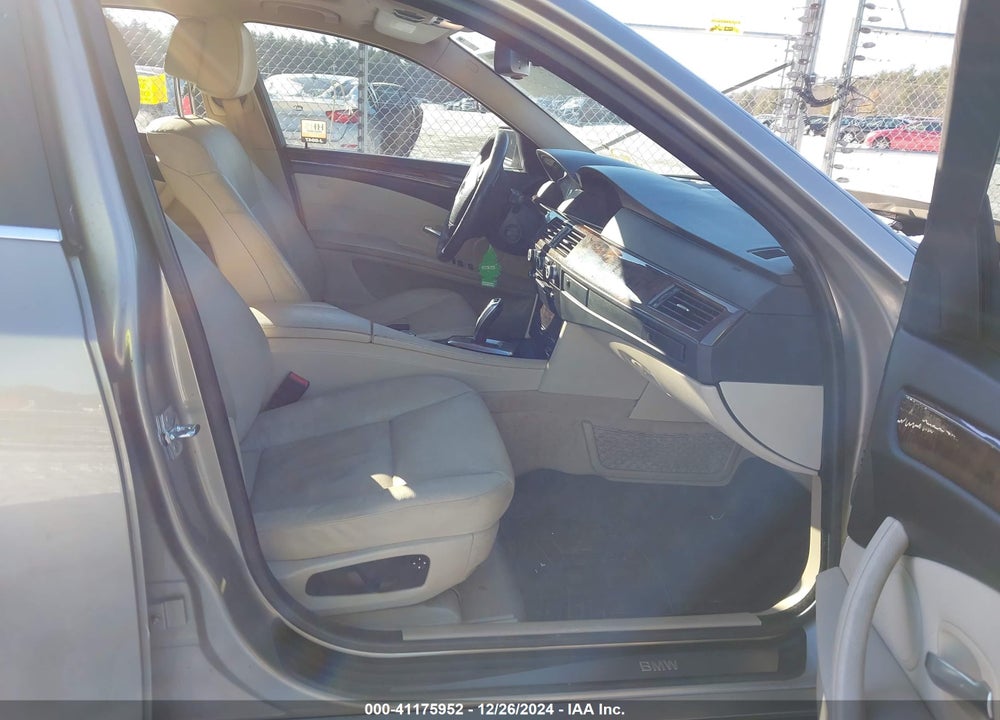 2010 BMW 528I XDRIVE VIN: WBANV1C55AC156911