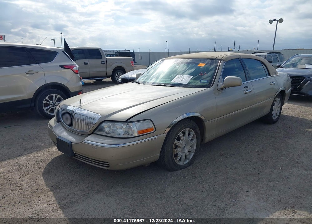 2011 LINCOLN TOWN CAR SIGNATURE LIMITED VIN: 2LNBL8CV3BX758615