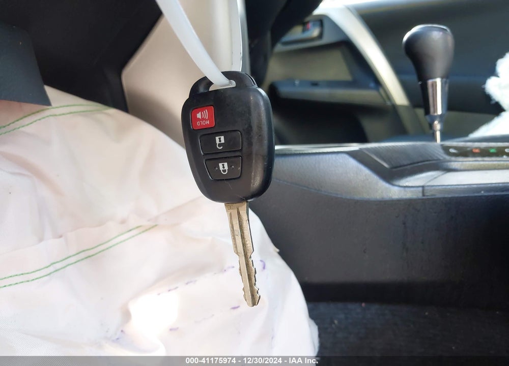 2015 TOYOTA RAV4 LE VIN: 2T3BFREV5FW345030