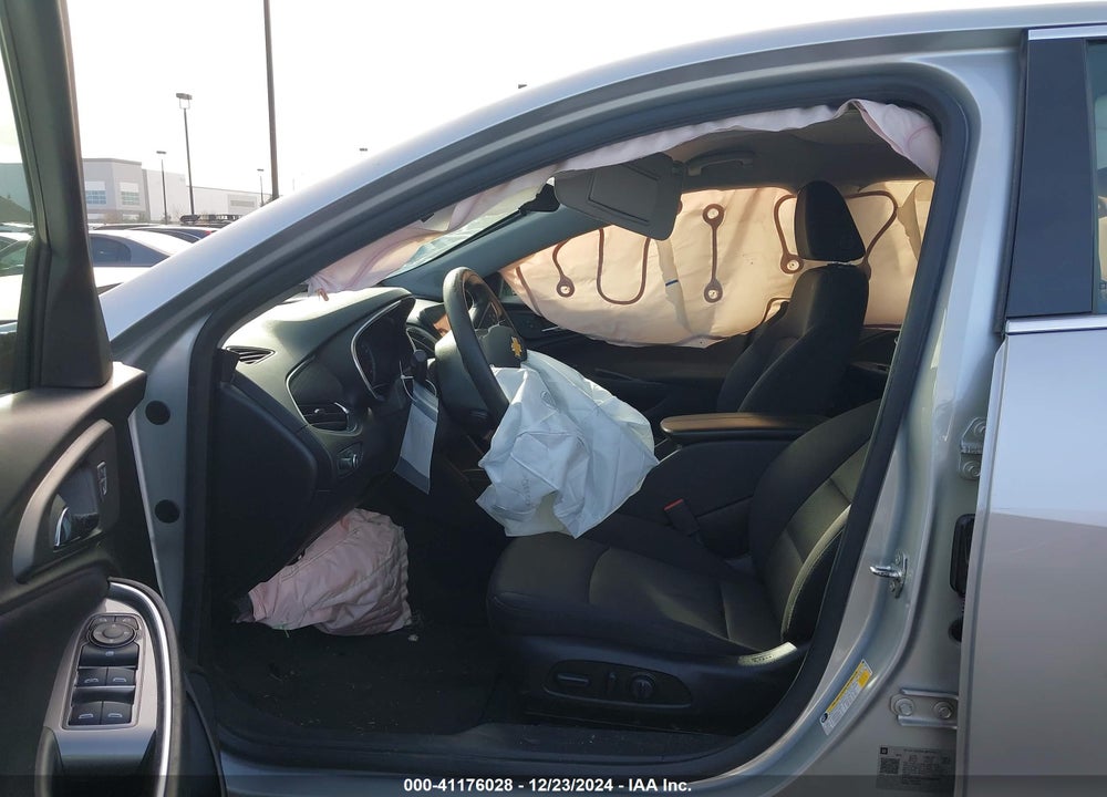 2019 CHEVROLET MALIBU LT VIN: 1G1ZD5ST1KF104876
