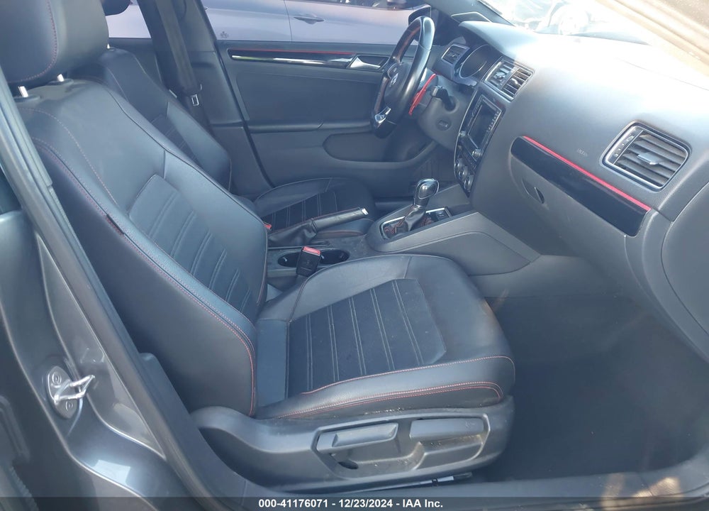 2017 VOLKSWAGEN JETTA VIN: 3VW4T7AJ7HM211615