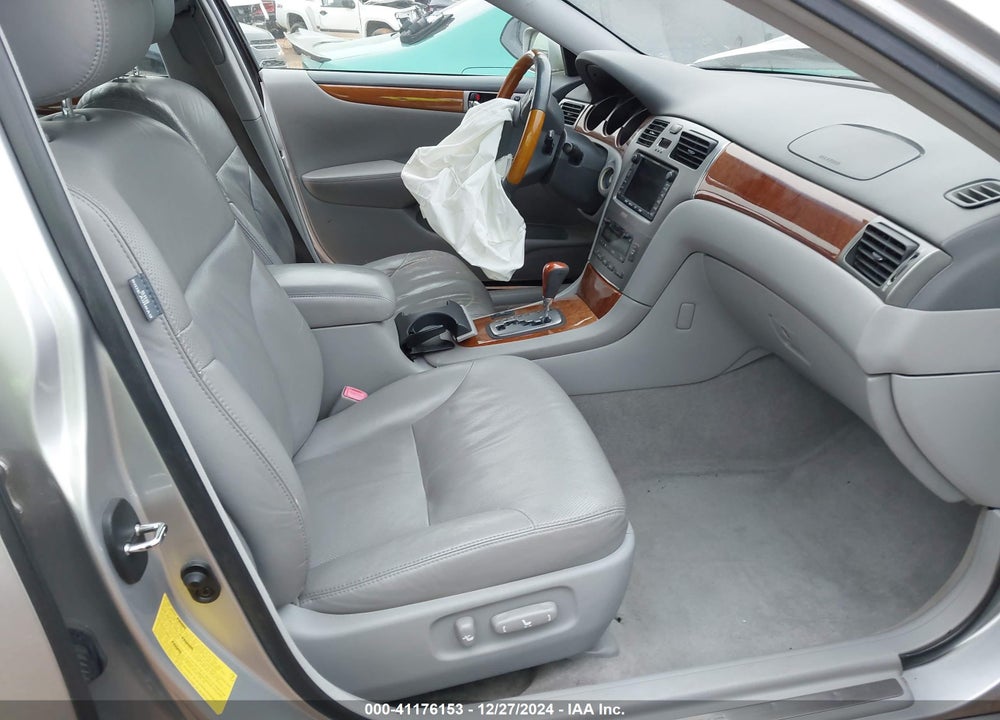 2005 LEXUS ES 330 VIN: JTHBA30G155069227