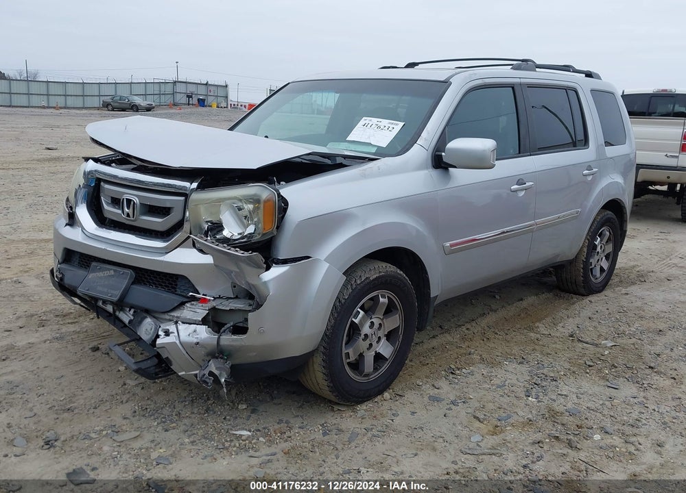 2011 HONDA PILOT TOURING VIN: 5FNYF3H98BB048050