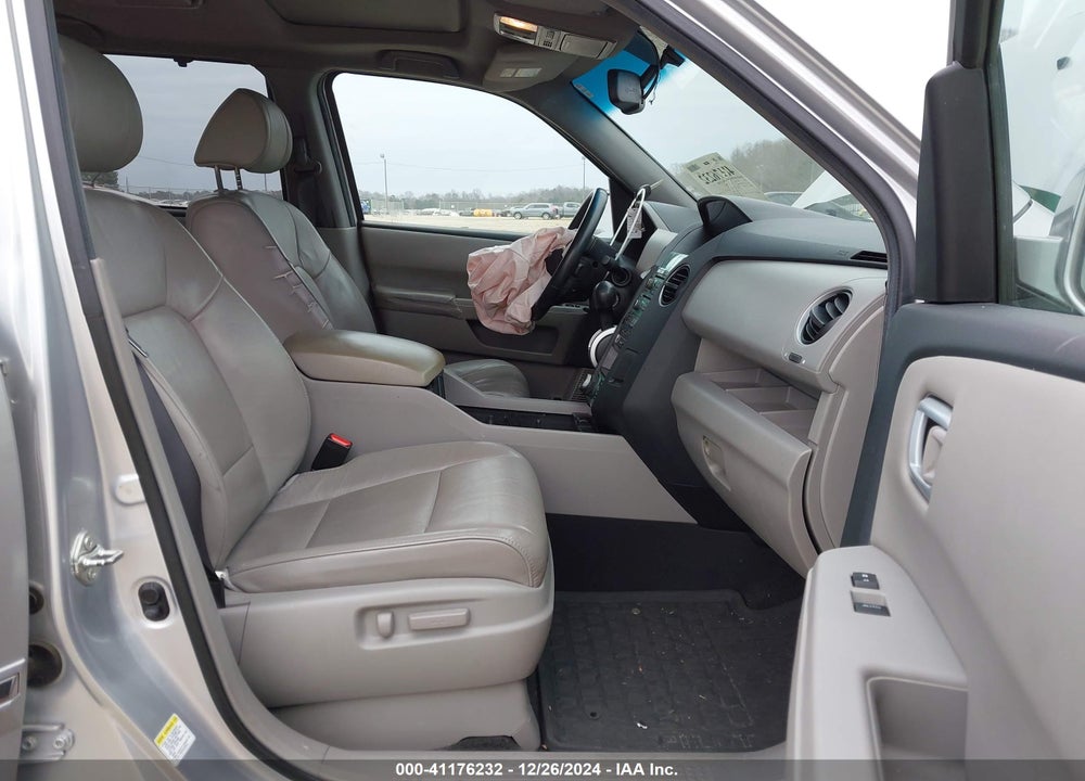 2011 HONDA PILOT TOURING VIN: 5FNYF3H98BB048050