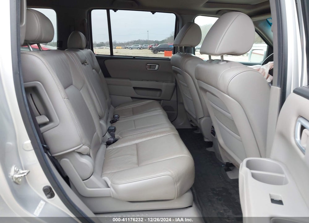 2011 HONDA PILOT TOURING VIN: 5FNYF3H98BB048050