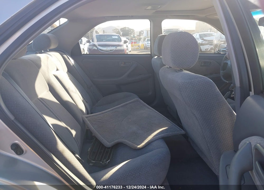 2000 TOYOTA CAMRY LE V6 VIN: 4T1BF22K0YU104716