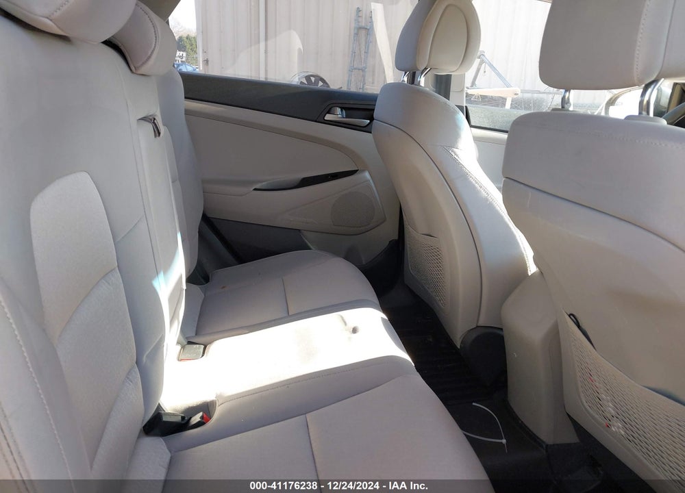 2018 HYUNDAI TUCSON SEL VIN: KM8J3CA44JU728411