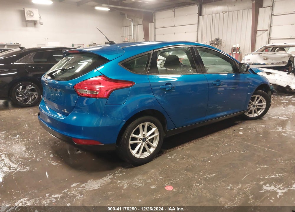 2015 FORD FOCUS SE VIN: 1FADP3K23FL313845