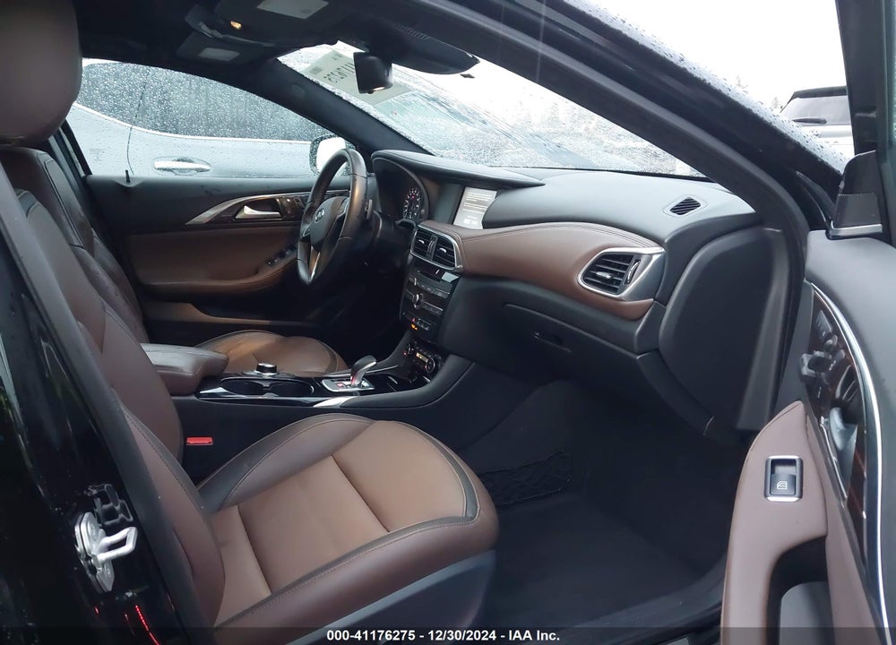 2018 INFINITI QX30 PREMIUM VIN: SJKCH5CR5JA045229