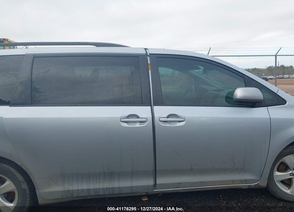 2014 TOYOTA SIENNA LE V6 8 PASSENGER VIN: 5TDKK3DC3ES415617