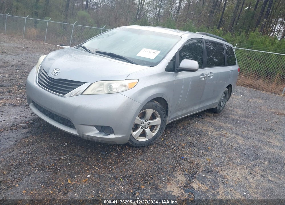 2014 TOYOTA SIENNA LE V6 8 PASSENGER VIN: 5TDKK3DC3ES415617