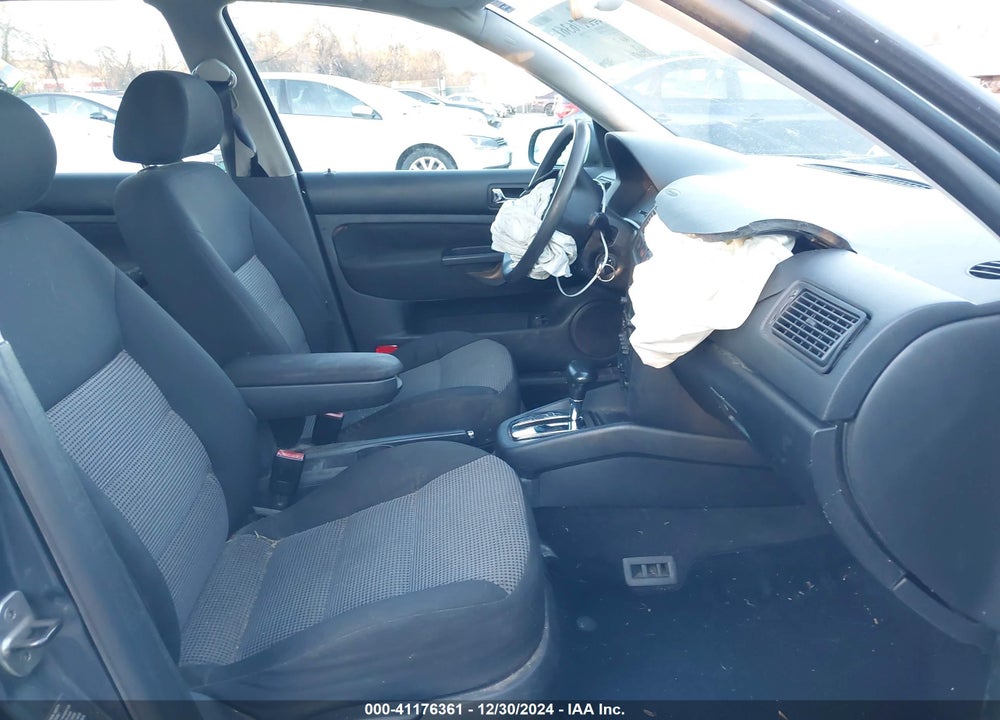 2006 VOLKSWAGEN GOLF GLS 2.0L VIN: 9BWGL61J764011861