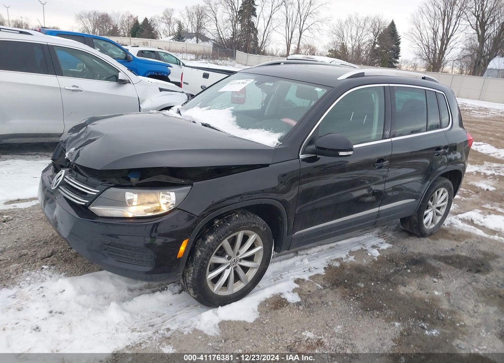 2017 VOLKSWAGEN TIGUAN VIN: WVGSV7AX4HK017443