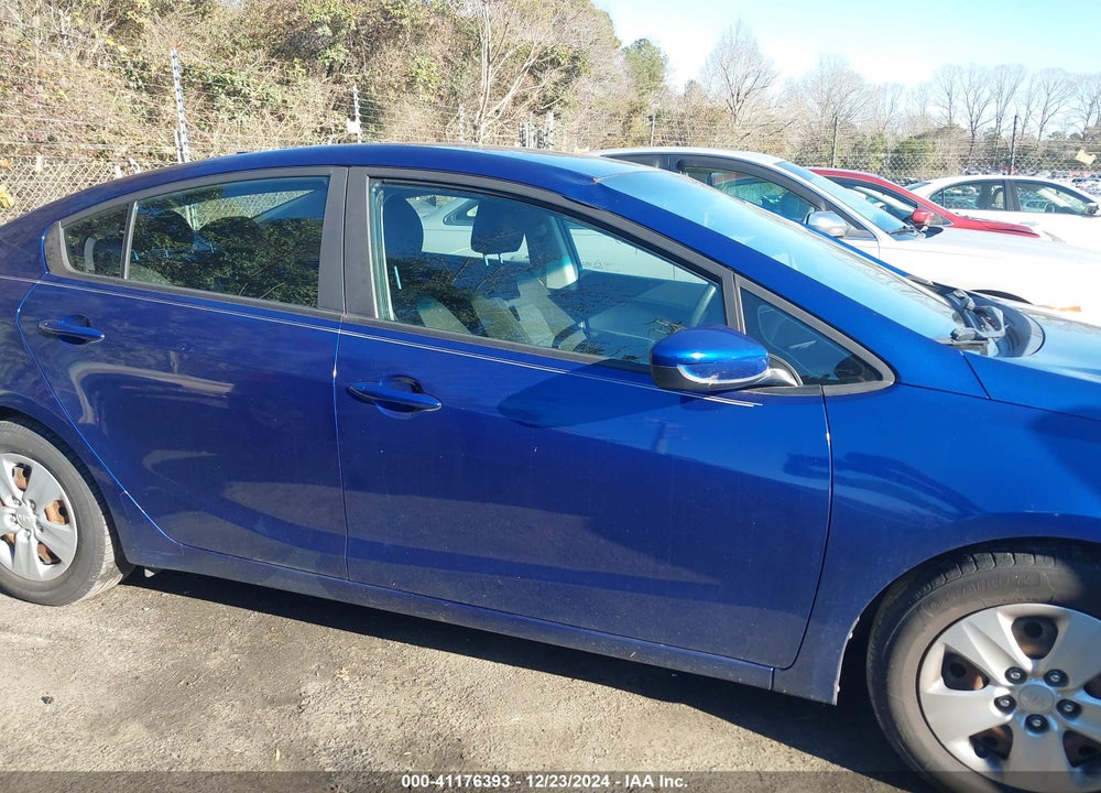 2017 KIA FORTE VIN: 3KPFK4A79HE139084