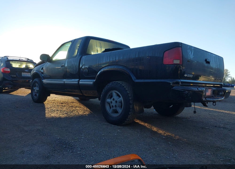 2001 CHEVROLET S-10 LS VIN: 1GCDT19W91K117202