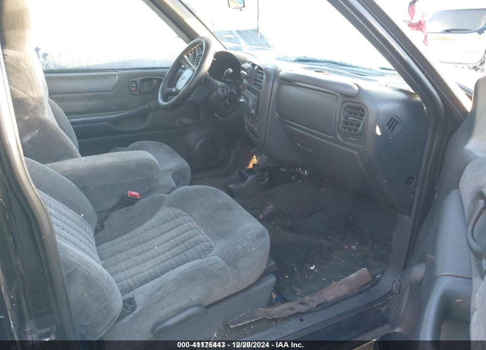 2001 CHEVROLET S-10 LS VIN: 1GCDT19W91K117202