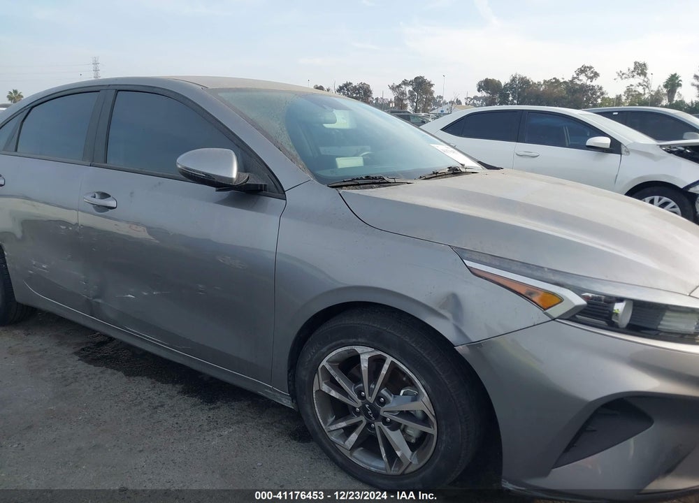 2022 KIA FORTE VIN: 3KPF24AD5NE490186