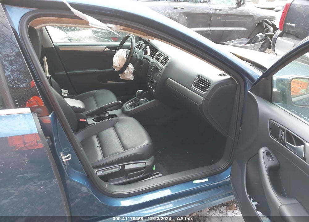 2017 VOLKSWAGEN JETTA VIN: 3VWDB7AJ8HM282115
