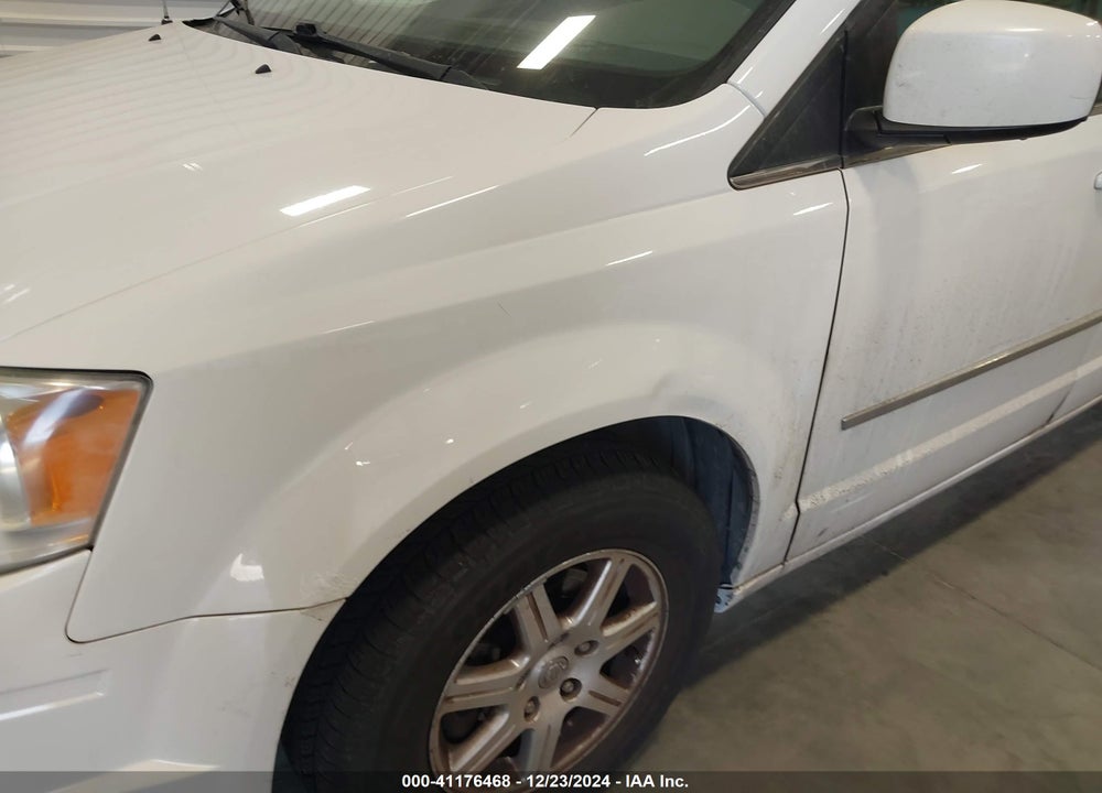 2009 CHRYSLER TOWN & COUNTRY TOURING VIN: 2A8HR54149R615865