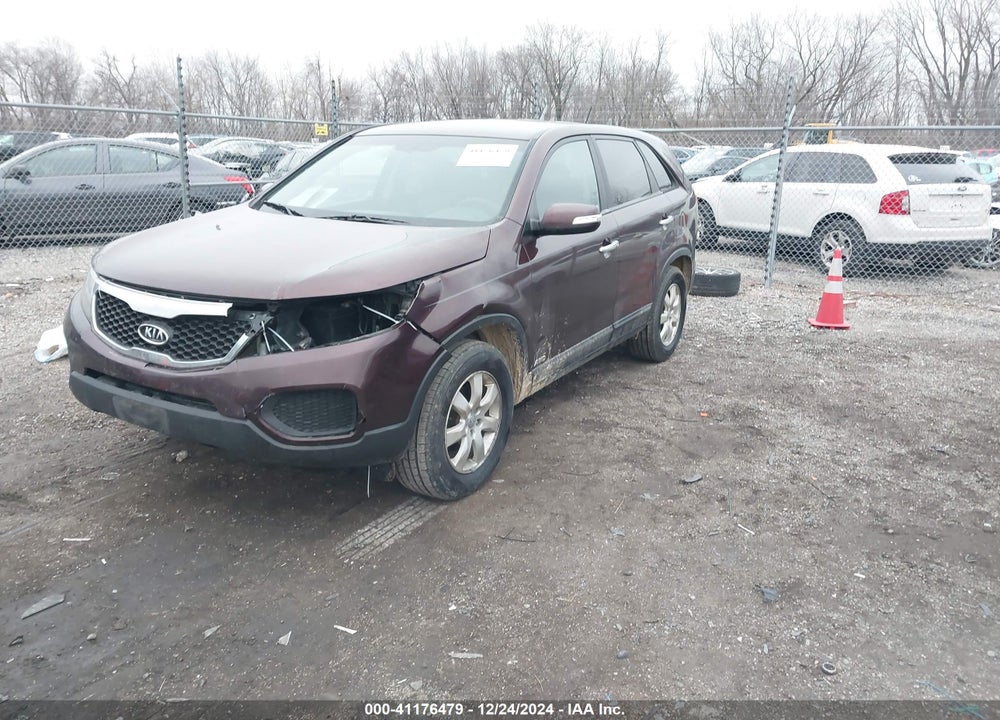 2013 KIA SORENTO LX VIN: 5XYKTCA64DG353443