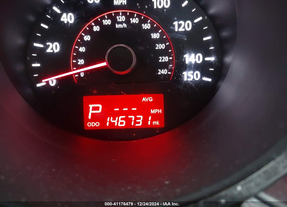 2013 KIA SORENTO LX VIN: 5XYKTCA64DG353443