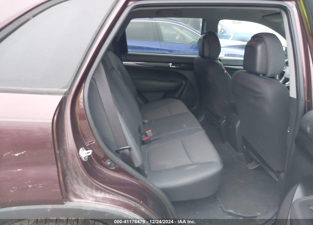 2013 KIA SORENTO LX VIN: 5XYKTCA64DG353443