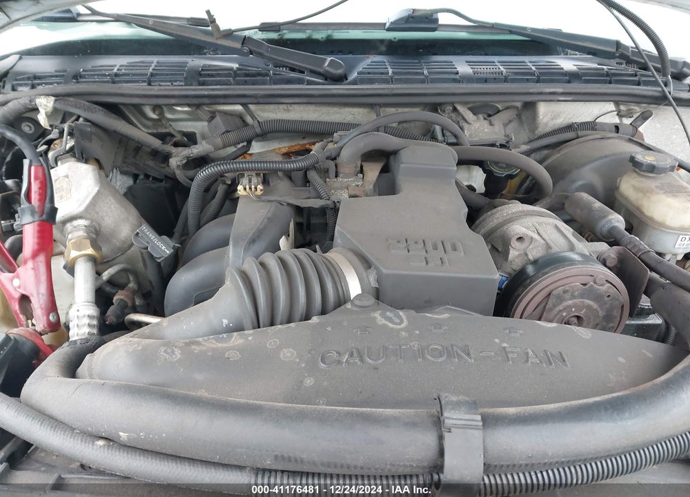 2001 GMC SONOMA SL VIN: 1GTCS145118236842